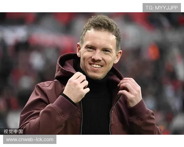 纳格尔斯曼现身安联球场亲自考察欧冠赛事表现 展现战术细节观察力 纳格尔斯曼现身安联球场亲自考察欧冠赛事表现 展现战术细节观察力