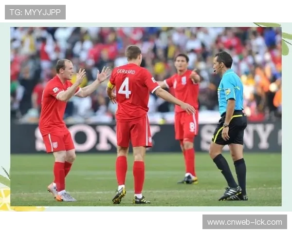 勒沃库森少一人绝平帕德博恩 引发争议判罚讨论