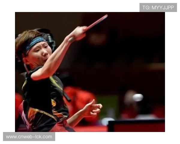 艾伦·纳西门托第二回合蟒蛇绞制胜，战胜科迪·杜登