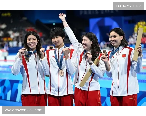 女子4X200米自由泳接力浙江队夺冠，柳雅欣李冰洁双线作战