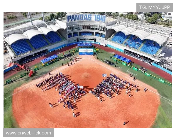 广东熊猫体育文化产业有限公司冠名支持慢投垒球企业联赛