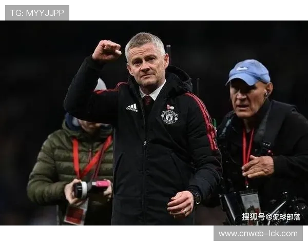 索尔斯克亚愿签短期合同，曼联临时帅位竞争升温